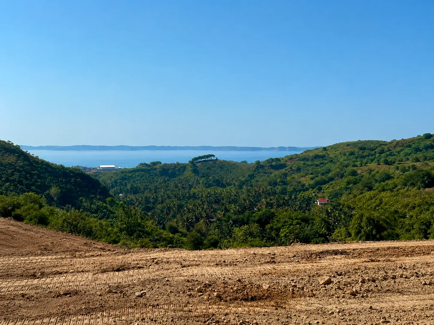 Freehold-Grundstück von 60 Are mit Panorama-Meerblick in Awang