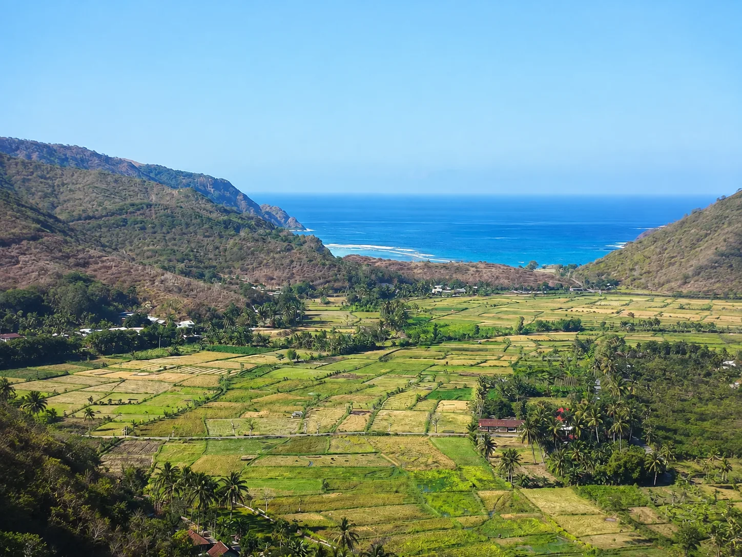 Freehold Land of 1.1 Hectares with Views over Two Bays in Mawun